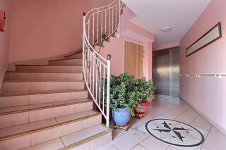  Immeuble à vendre 15 + pièces 1200 m²