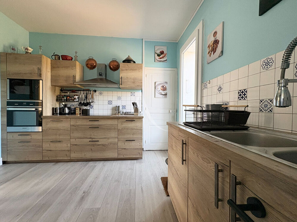 Maison 6 pièces - 3 chambres - LES VELLUIRE SUR VENDEE