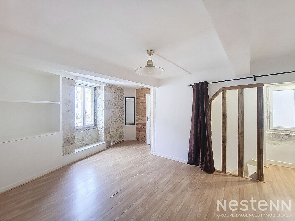 A Vendre Maison rénovée en pierre de 81 m² sur deux niveaux proche du centre-ville de Condom