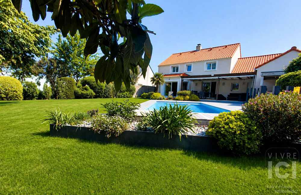 Maison 6 pièces 170 m² · à Sainte Luce sur Loire · 170 m² · 643 560 €
