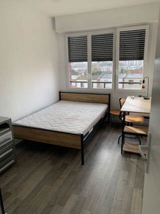  Appartement à louer 5 pièces 94 m²