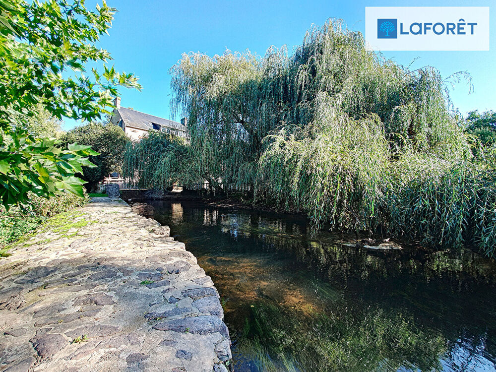 Moulin avec gîtes et salle de réception en Suisse Normande.