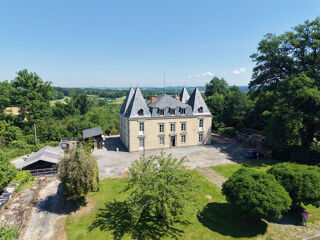  Villa à vendre 15 + pièces 633 m²