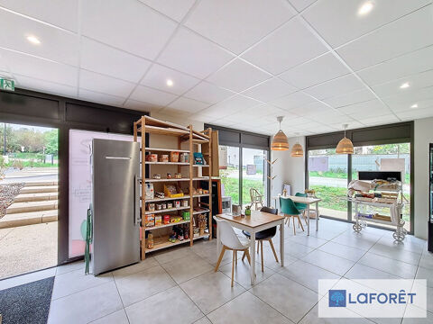   Local commercial Pougny 