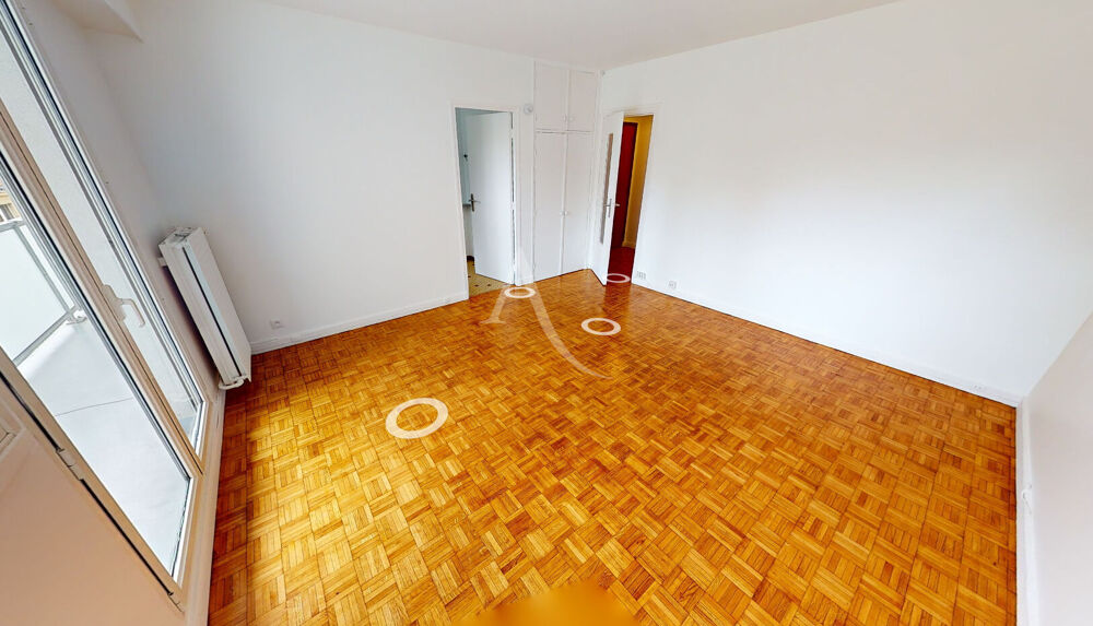 Location Appartement Studio vide et lumineux 29,71m² Kremlin Bicêtre ligne 7 et 14 du métro Le kremlin bicetre