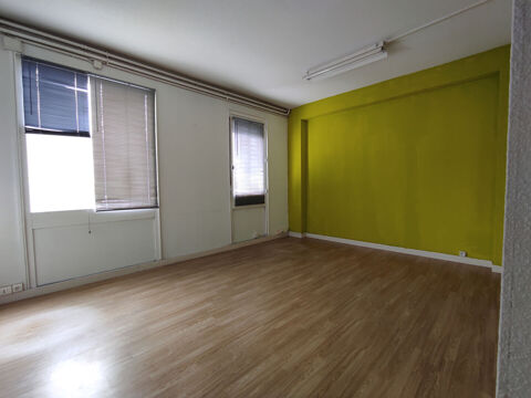 Artigues Pres Bordeaux: A louer bureau N&deg; 16B de 22 m2 400 33370 Artigues pres bordeaux