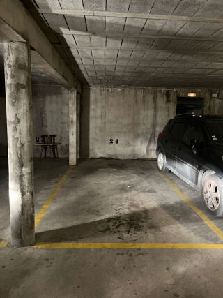  Parking / Garage  louer 14 m Nantes