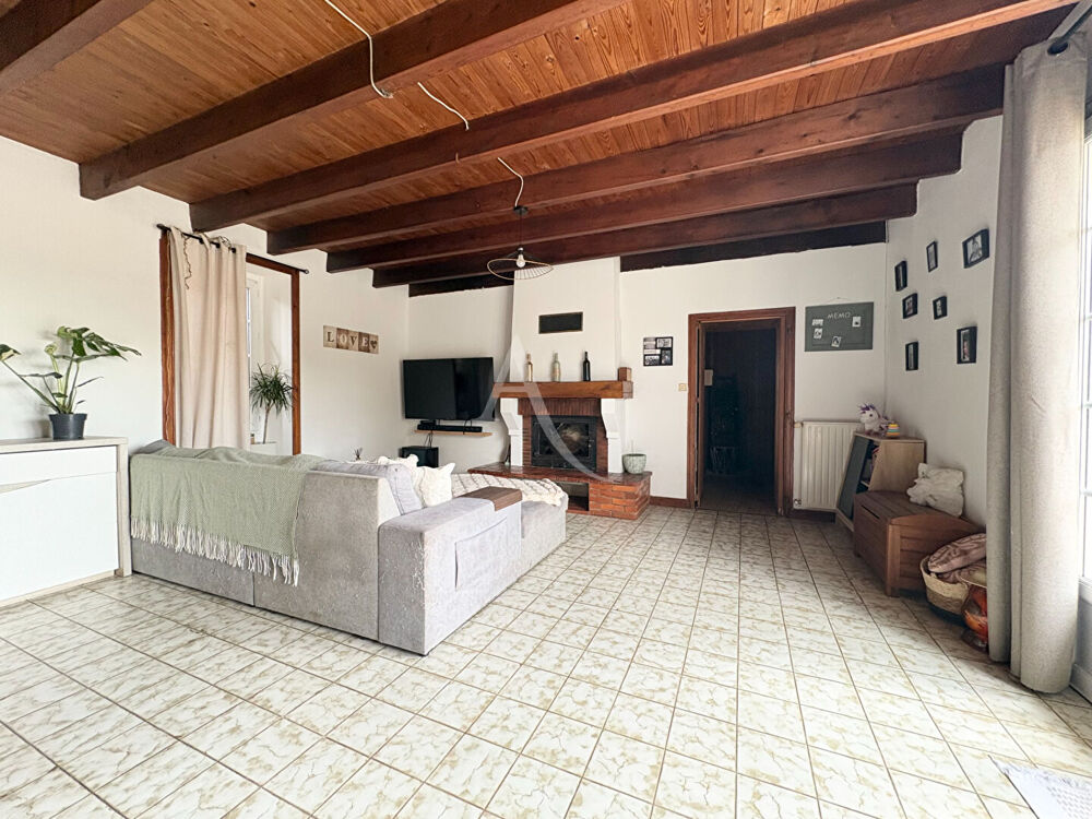 Maison 6 pièces - 4 chambres - NALLIERS