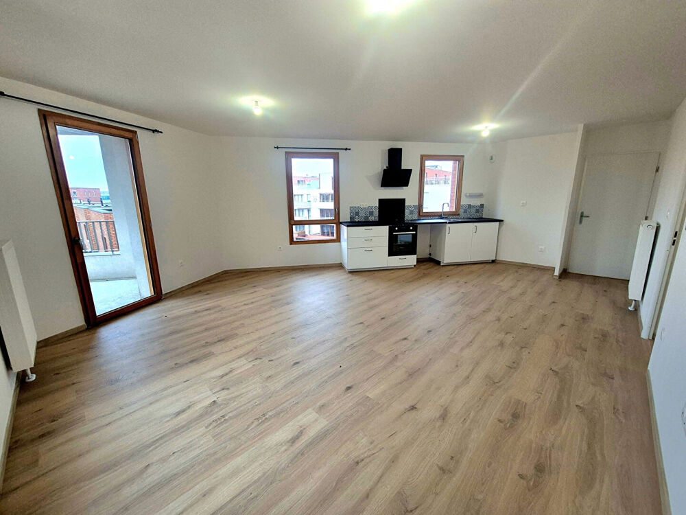 Location Appartement LILLENIUM - Type 4 nu de 75.90m� + balcon parking Lille