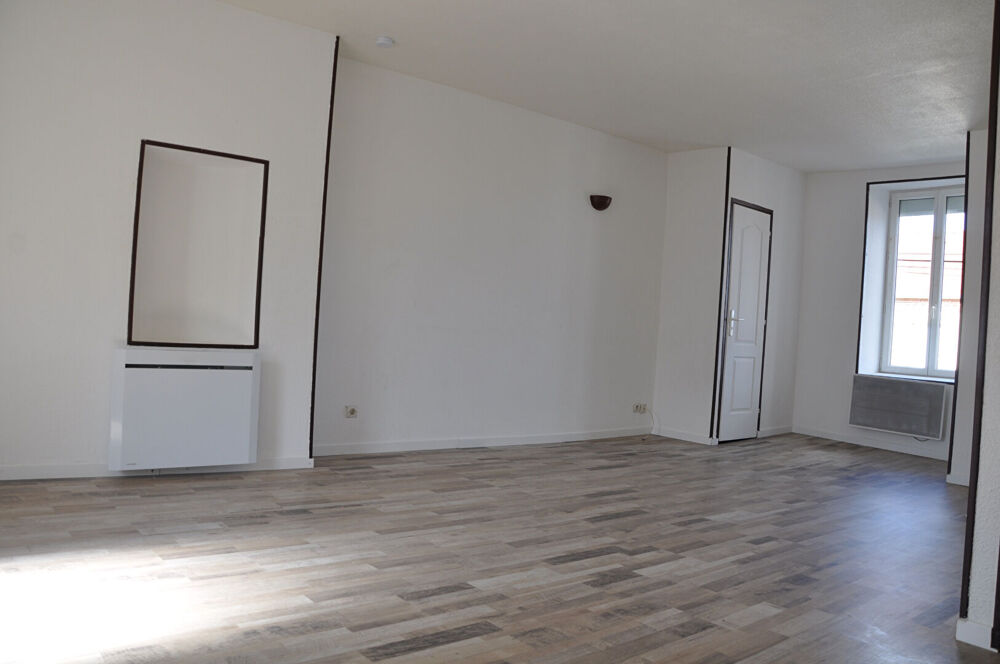 Location Appartement APPARTEMENT en duplex au bourg de SAINT GERMAIN DU BOIS Saint germain du bois