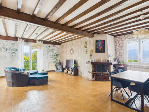   Maison Le Crestet 7 pi�ces 191 m2 Maison - 7 pi�ce(s) - 191 m�