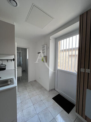  Appartement à louer 4 pièces 81 m²