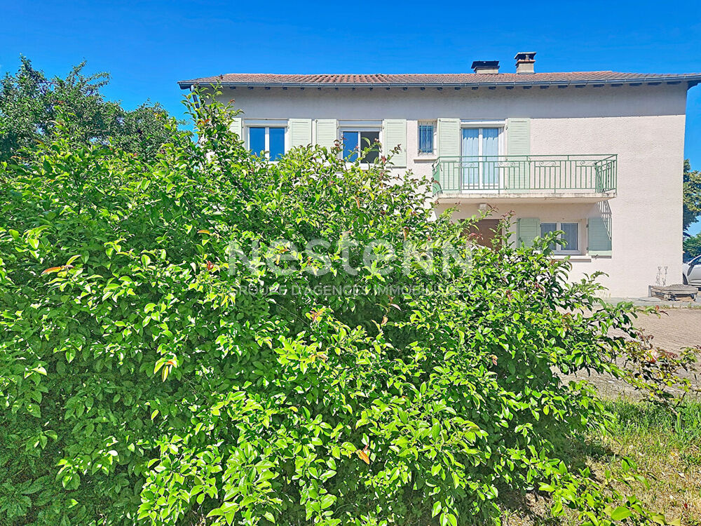 EXCLUSIVITE ! CENTRE RETOURNAC MAISON TRADITIONNELLE avec 4 chambres sur1300 M2 DE TERRAIN avec double garage