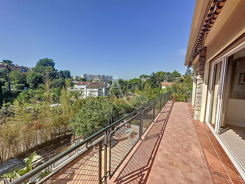 Location Appartement Appartement Cannes Isola Bella 3 pièces 62.06 m2 calme Cannes