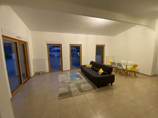 Appartement à louer 3 pièces 68 m²