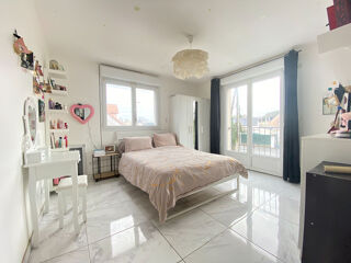  Maison  vendre 10 pices 230 m