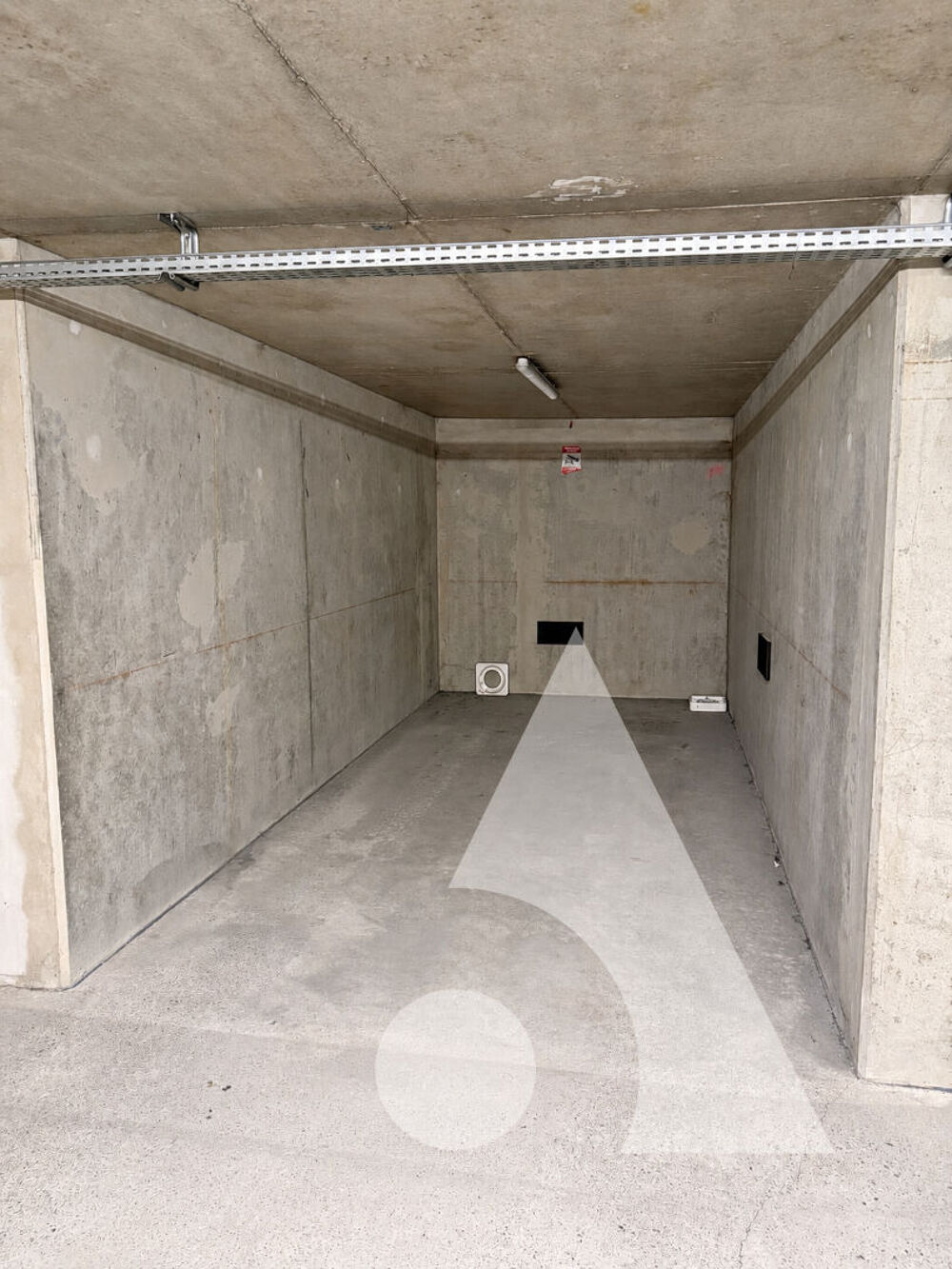 Location Parking/Garage Place de parking en sous-sol à louer Annemasse
