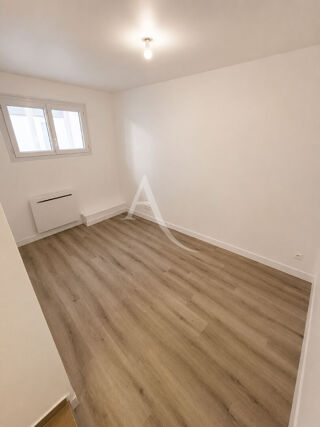  Appartement à louer 2 pièces 37 m²