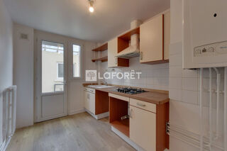  Appartement à louer 4 pièces 75 m²