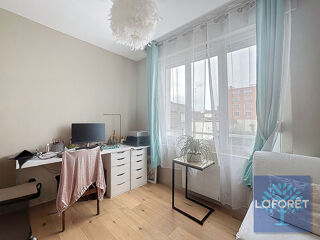  Appartement � louer 4 pi�ces 77 m�