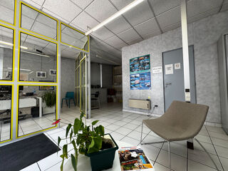  Immeuble � vendre 4 pi�ces 240 m�