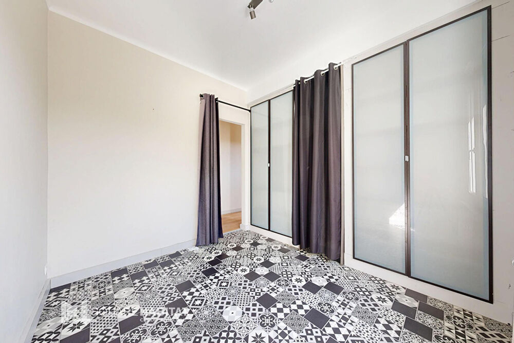 Vente Maison Rare à Besançon : Maison Années 50 Rénovée à Neuf, 3 Ch et un  bureau, Piscine & Jacuzzi Besancon