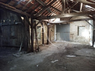  Remise / Grange � vendre 1 pi�ce 151 m� Bournezeau