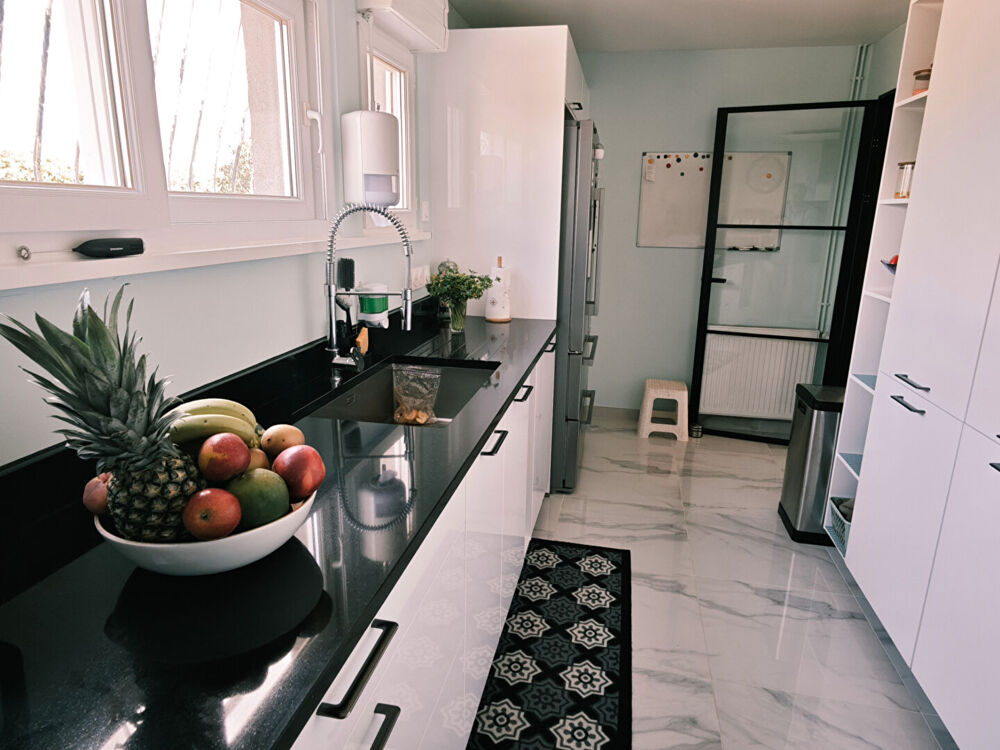 Vente Maison INDRE - Occasion rare d'acquérir trois logements dans un même bien. Une propriété de qualité avec piscine. Lignerolles