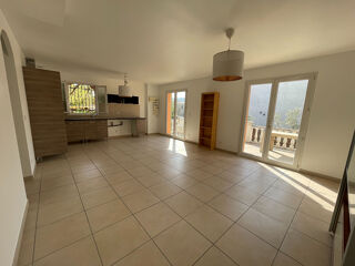  Maison à louer 4 pièces 82 m²