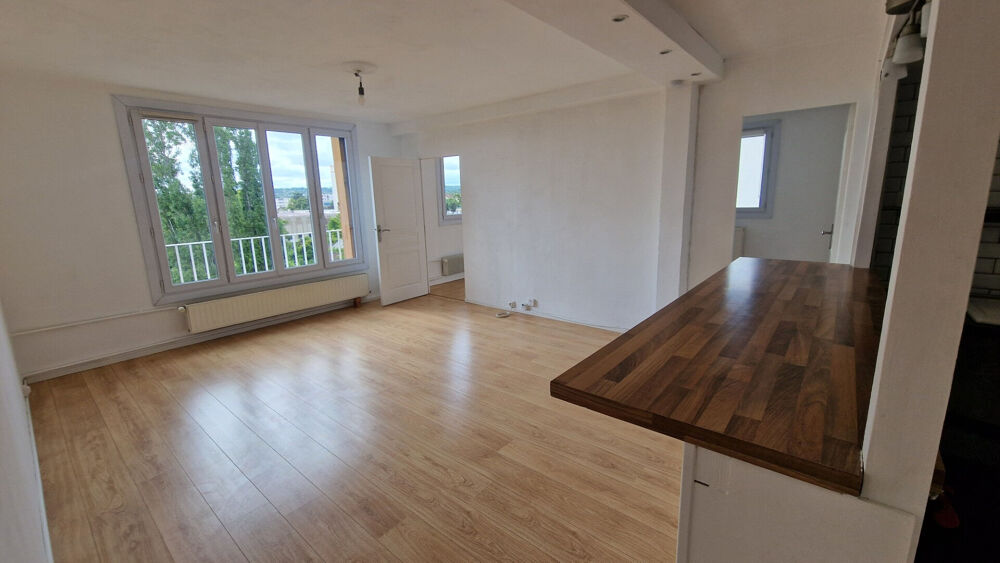 Appartement 4 pièces de 69 m² ,box + cave en centre ville de MANTES LA VILLE