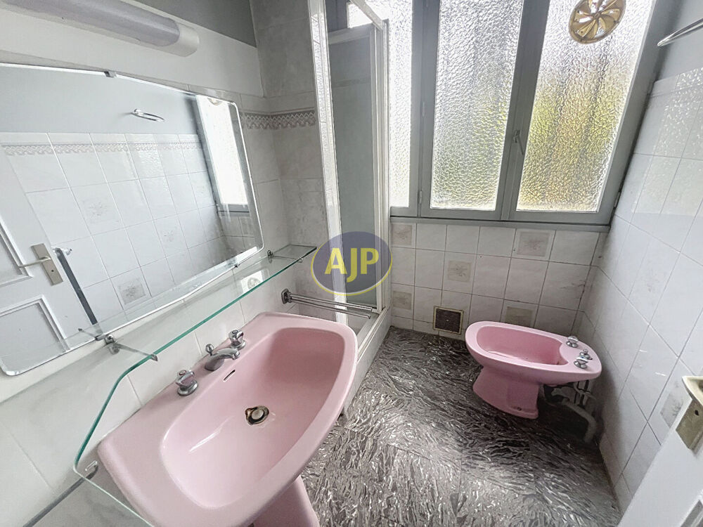   Local professionnel BORDEAUX CAUDERAN PROCHE MERIGNAC 107M² Bordeaux