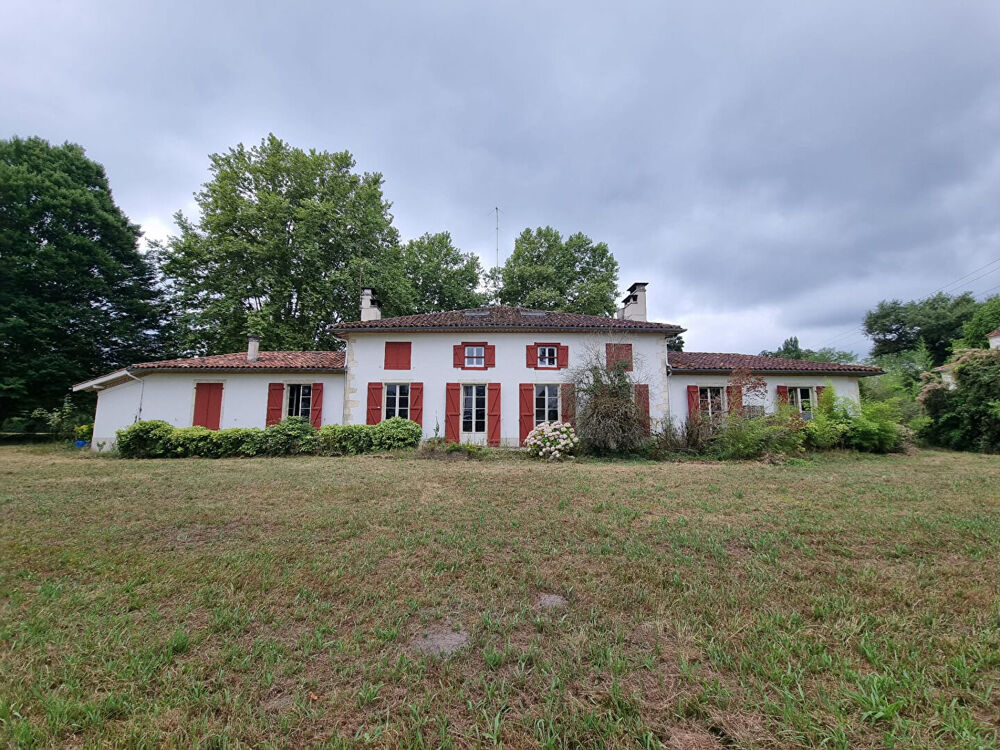 VENTE d'une maison de 15 pièces (512 m²) à SARBAZAN