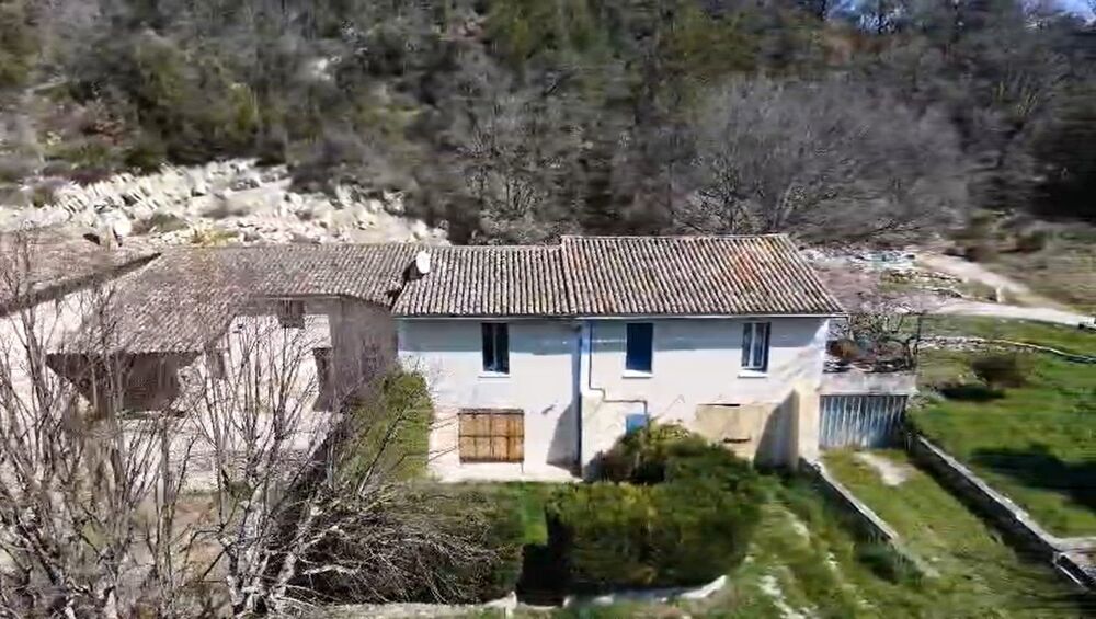 � vendre  Maison Entrechaux (84340)