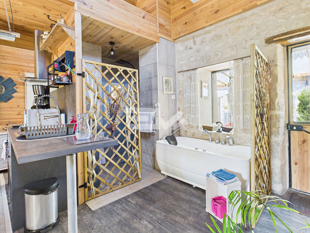 Charmant ensemble immobilier en pierre avec gîte