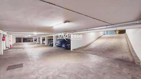  Parking / Garage � louer 