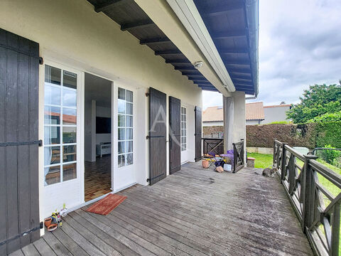   A VENDRE MAISON FAMILLIALE A VEZINS Maison - 6 pièce(s) - 105 m²
