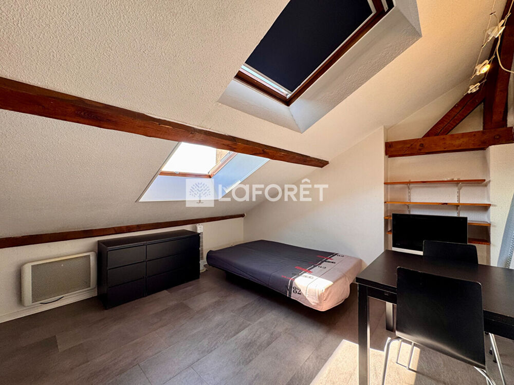 GRENOBLE - STUDIO MANSARDÉ 22M² AU SOL - VENDU MEUBLÉ