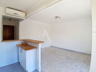 Location Appartement Accès direct à l' échangeur Autoroute Cannes-Mougins, Appartement 1 pièce 29.50 m² avec balcon cave parking privé Le cannet
