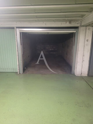  Parking / Garage � louer 