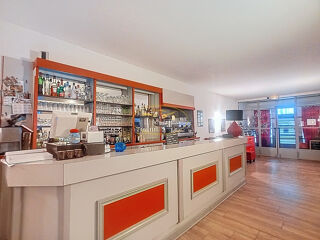  Immeuble � vendre 15 + pi�ces 682 m�