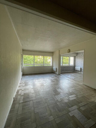  Appartement à louer 4 pièces 75 m²