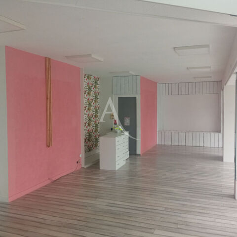   Challans, local commercial Challans de 75 m² 