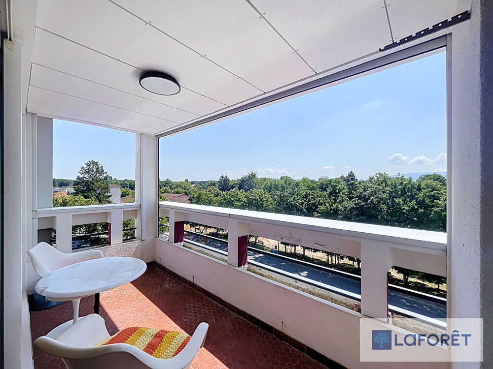 Appartement MEUBLE Saint Genis Pouilly 4 pièce(s) 92 m2