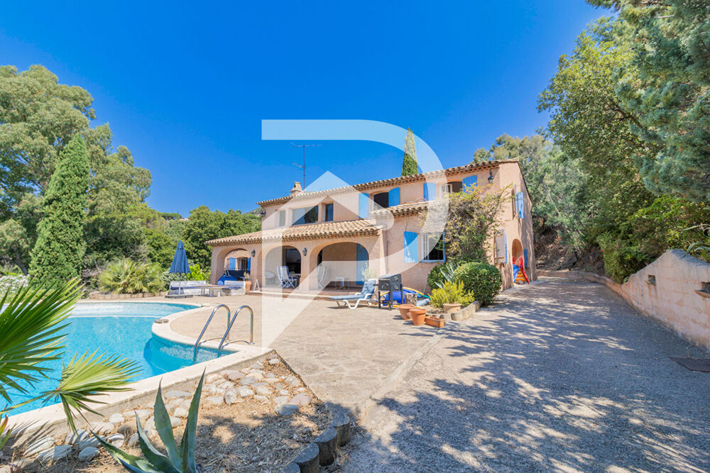 Vente Maison Maison Grimaud 10 pièces 380m2 sur parcelle  3000m2 avec piscine Grimaud