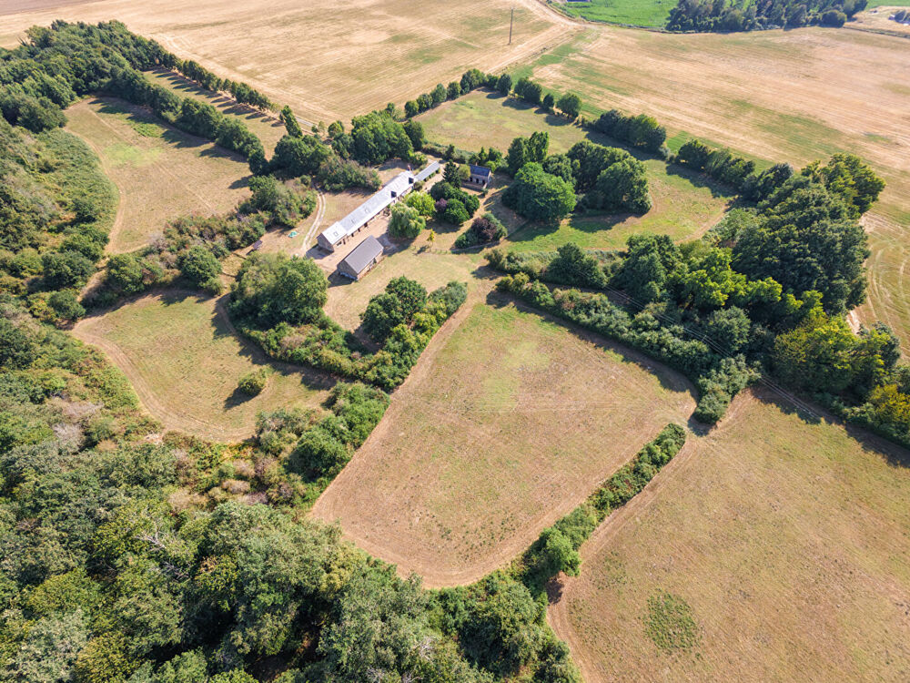 Vente Maison Propriété de caractère avec plus de 8 hectares à Morannes-sur-Sarthe-Daumeray Morannes sur sarthe daumeray
