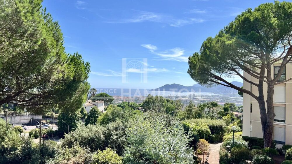 Appartement T3 à rénover de 67 m2 avec terrasse et vue mer