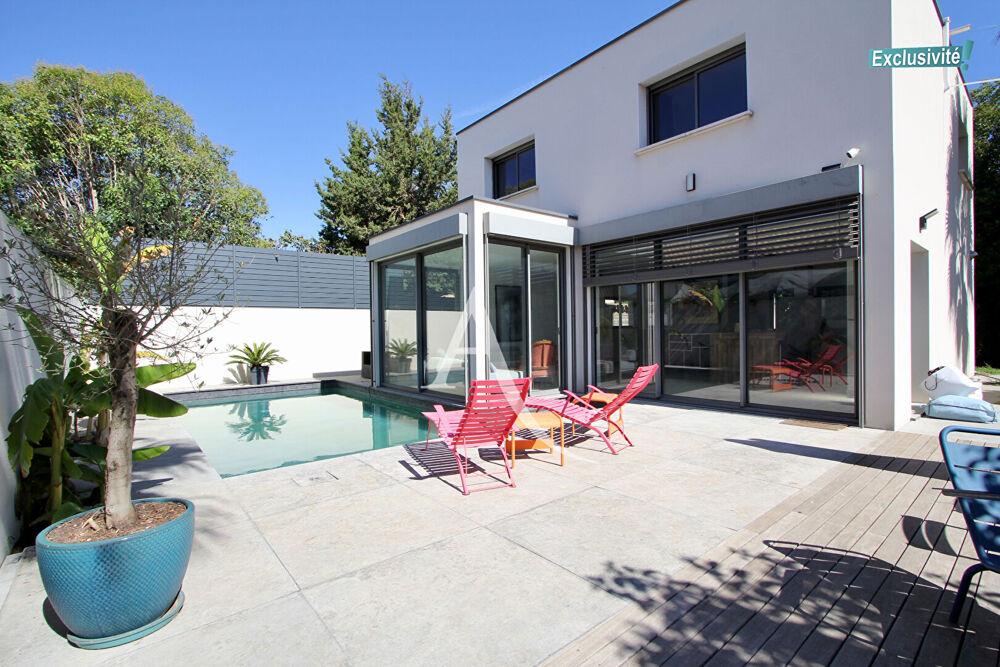 Location Maison RARE SUR PEROLS  - BELLE MAISON 4 FACES EN R+1 - 5 PIÈCES - 105 M2 - 3 CHB - PISCINE - JARDIN 335 M2 ENVIRON LOCATION MEUBLÉE  A Perols