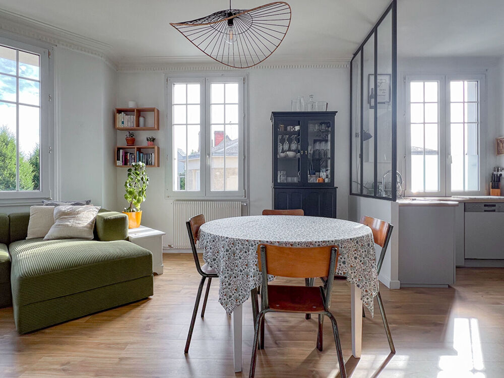 A vendre - Appartement T3 rénové de 65 m² dans petite copropriété avec charme des années 30, cave et jardin partagé "Angers Past