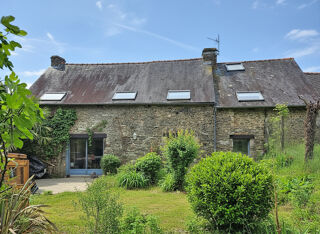 Maison 8 pièces 202 m² · à Loyat · 202 m² · 256 000 €