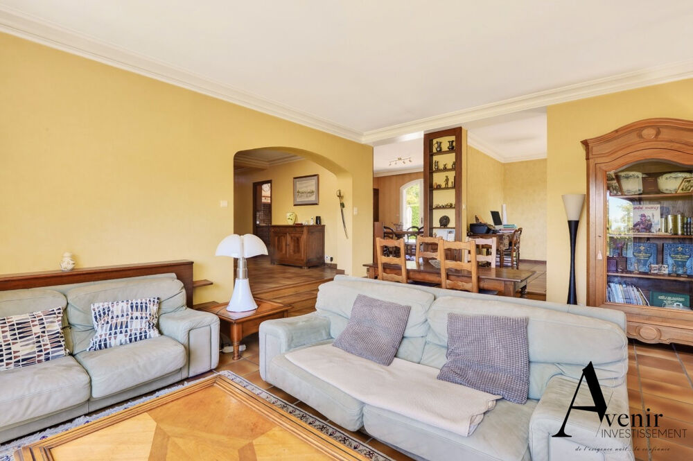 Vente Maison Maison familiale de 155 m² avec piscine sur un magnifique terrain arboré de 1 599 m² Dardilly